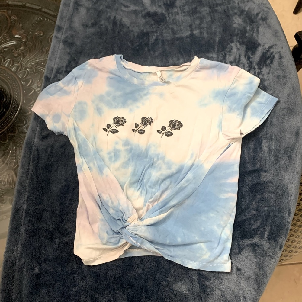 Cropped shirt size M from zumies